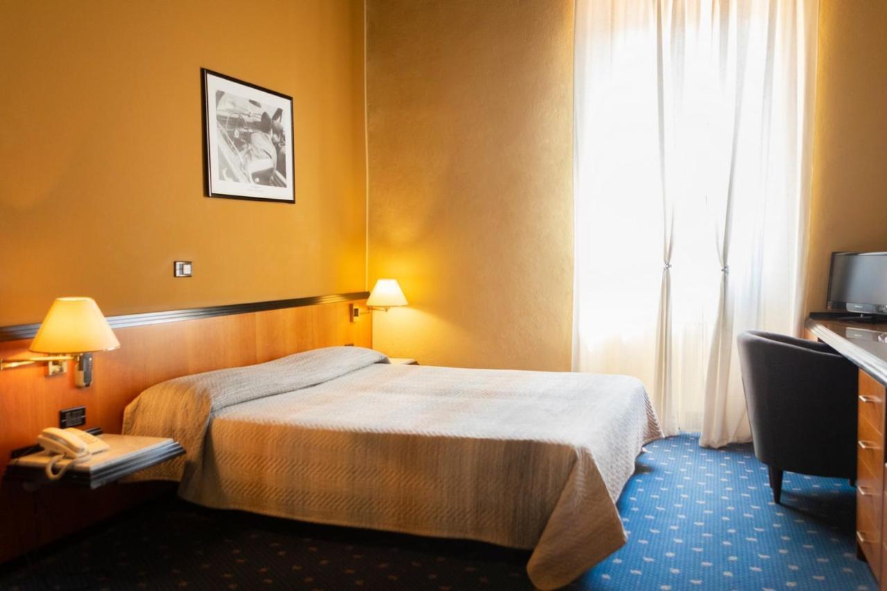 Hotel Milano Pool & Garden Salice Terme Luaran gambar