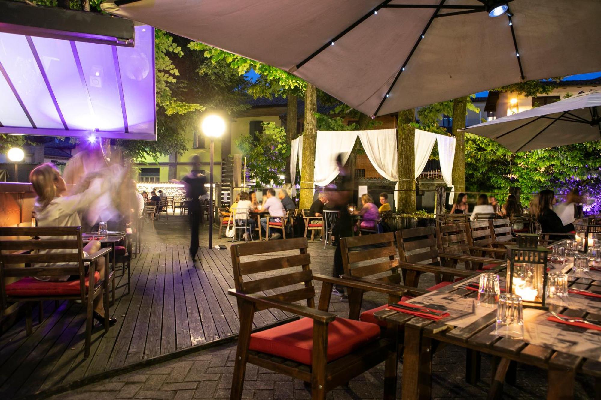 Hotel Milano Pool & Garden Salice Terme Luaran gambar